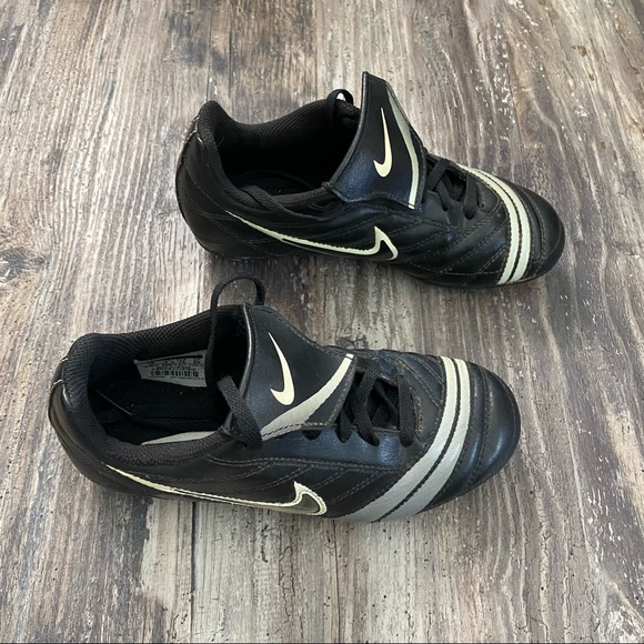 ❌SOLD❌ Nike soccer cleats size 1Y youth 20cm GUC - Picture 4 of 11